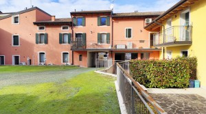 CASTELNUOVO D/G – BILOCALE AL PRIMO PIANO SU DUE LIVELLI